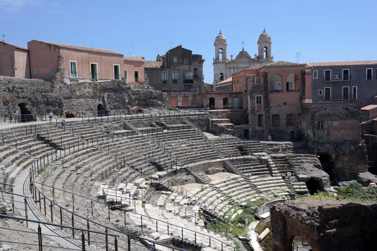 Finestre Sul Teatro - Catania - Parking Included Appartement Buitenkant foto