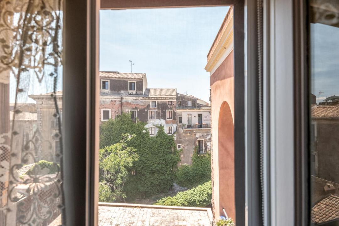 Finestre Sul Teatro - Catania - Parking Included Appartement Buitenkant foto