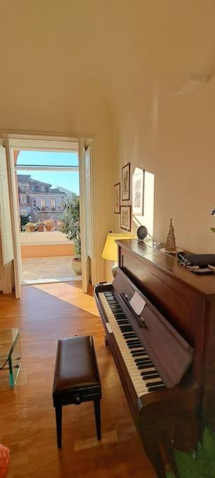 Finestre Sul Teatro - Catania - Parking Included Appartement Buitenkant foto